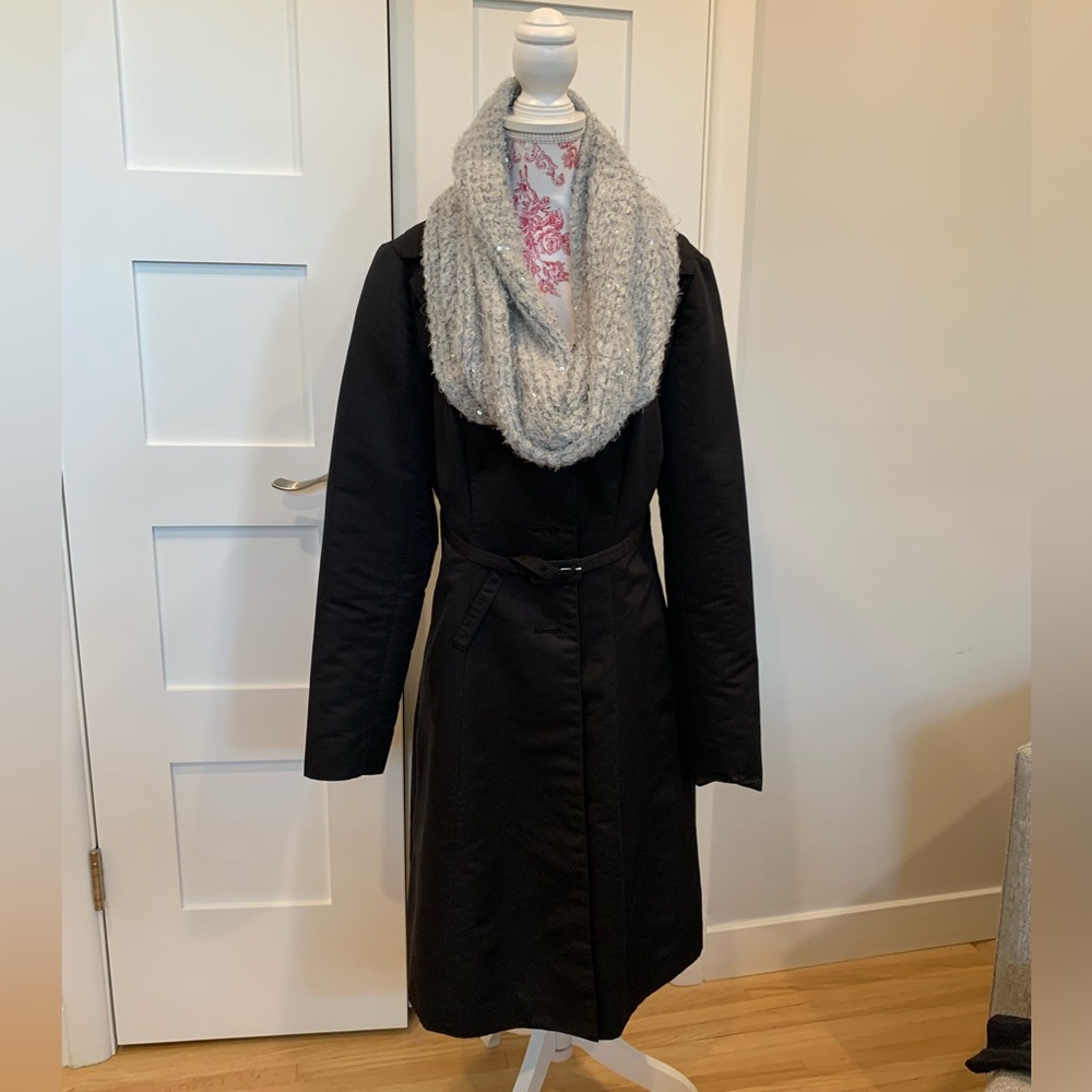 VGUC Betsey Johnson Gray/Silver Textured with Sequins Knit Infinity Scarf
